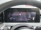 メーター内のカラーデイスプレイには運転をサポートする情報を表示します。