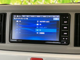 多彩なソースに対応し、車内を楽しい音楽で満たします。お好みの音質で、快適なドライブをお楽しみください。選べる楽しみが広がります。