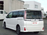 明るく広々、落ち着いた店内では、中古車のご検討・ご購入のほか、携帯電話(au)の購入等、様々なご相談に幅広く応えていきます♪