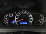 見やすいメーターパネルで安全運転のお役に立ちます!!