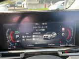 アドバンスドドライブアシストディスプレイはモーター出力、エネルギーフロー、バッテリー残量、ドライビングコンピューター機能、時計、サービスインターバルなどが表示されます。