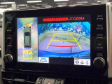 【パノラミックビューモニター】専用のカメラにより、上から見下ろしたような視点で360度クルマの周囲を確認することができます☆死角部分も確認しやすく、狭い場所での切り返しや駐車もスムーズに行えます。