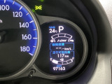メーター内のインフォメーションディスプレイには車両の様々な情報を表示可能です。