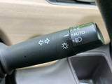 操作しやすいウインカーレバーで、安全な車線変更をサポートします。スムーズな操作感も魅力です。