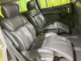 【オットマン付セカンドシート】足を延ばしてリラックスしたいときに便利なオットマン!ロングドライブや仮眠の際にもゆったり快適にお過ごしいただけます♪