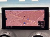 ●純正ナビ:一体感のあるナビは、高級感ある車内を演出してくれます。オーディオ機能も充実しておりますので、運転もより楽しめます♪