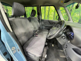 運転席シート廻りは使用感も少なく、良好な状態となっています。丁寧に使われていたことがよくわかりますね。