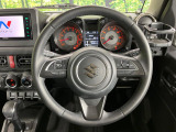 【純正革巻きステアリング】上質な革を使用することで、手にしっかり馴染みとても運転しやすいハンドルです♪