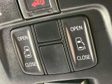 【両側パワースライドドア】スマートキーや運転席のスイッチで後席両側スライドドアの開閉が可能♪電動だから力を入れてドアを開ける必要が無く、小さなお子様でも簡単に開け閉めでき快適です♪