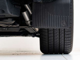 車体を後方から見た際の【右後輪】です。溝の残量やキズの有無など、より状態を詳しくお知りになりたい場合はスタッフまでお尋ね下さいませ。