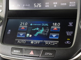使いやすさや安全性を追求したステアリング周り!高級車ゆえにスイッチ類が多いのも特徴ですね!考え尽くされた配置ですぐに使いこなす事が出来ますのでご安心下さい!是非、体感してみて下さい!!