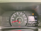 視認性の高いメーター類で、運転に必要な情報を的確に把握できます。落ち着いたデザインも魅力的です。