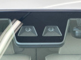 【スマートアシストⅢ】走行中に前方の車両等を認識し、衝突しそうな時は警報とブレーキで衝突回避と被害軽減をアシスト。より安全にドライブをお楽しみいただけます。