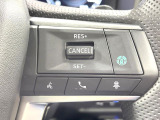 【レーダークルーズコントロール】高速道路での長距離走行が楽に!!自動で速度を保つクルーズコントロールが、衝突軽減システムと連携し、前方の車両を感知して車間を保つように速度調節してくれます!!