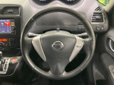 インテリアに合わせたデザインのステアリングは、運転される方のことも考え、運転しやすい形状、大きさです。是非一度、実際に触ってお確かめください。
