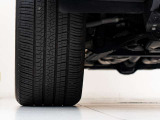 車体を前方から見た際の【右前輪】です。溝の残量やキズの有無など、より状態を詳しくお知りになりたい場合はスタッフまでお尋ね下さいませ。