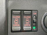 【両側パワースライドドア】スマートキーや運転席のスイッチで後席両側スライドドアの開閉が可能♪電動だから力を入れてドアを開ける必要が無く、小さなお子様でも簡単に開け閉めでき快適です♪