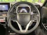 【純正革巻きステアリング】上質な革を使用することで、手にしっかり馴染みとても運転しやすいハンドルです♪