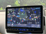【BIG-X11インチナビ】人気の大画面BIG-Xナビを装備。専用設計で車内の雰囲気にマッチ!ナビ利用時のマップ表示は見やすく、テレビやDVDは臨場感がアップ!いつものドライブがグッと楽しくなります♪