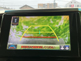 バックモニターで、狭い場所での駐車も安心。後方の状況をクリアに映し出し、安全な運転をサポートします。ガイドライン表示で、さらに便利です。