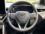 インテリアに合わせたデザインのステアリングは、運転される方のことも考え、運転しやすい形状、大きさです。是非一度、実際に触ってお確かめください。