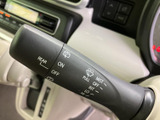 雨天時でもクリアな視界を確保。間欠機能やミスト噴射機能など、様々な状況に対応できます。快適なドライブをサポートいたします。