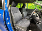 運転席まわりには十分なスペースがあり、大柄な方でもゆったり運転していただける環境です。