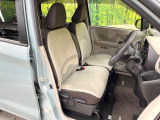 運転席シート廻りは使用感も少なく、良好な状態となっています。前オーナー様が丁寧に使っていたことがよくわかりますね。