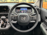 【純正革巻きステアリング】上質な革を使用することで、手にしっかり馴染みとても運転しやすいハンドルです♪