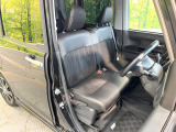 運転席シート廻りは使用感も少なく、良好な状態となっています。前オーナー様が丁寧に使っていたことがよくわかりますね。