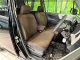 運転席シート廻りは使用感も少なく、良好な状態となっています。丁寧に使われていたことがよくわかりますね。