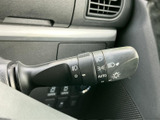 操作しやすい位置に配置されたウインカーレバーで、安全な車線変更をサポートします。スムーズな操作感も魅力です。