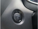 自社工場を3拠点完備しております。重整備やカスタムを始め、ご購入後のお車のメンテナンスも弊社にお任せください。