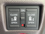 【両側パワースライドドア】スマートキーや運転席のスイッチで後席両側スライドドアの開閉が可能♪電動だから力を入れてドアを開ける必要が無く、小さなお子様でも簡単に開け閉めでき快適です♪