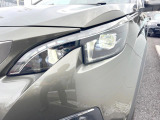 ●LEDヘッドライト:夜間走行時も良好な視界を確保し安心して運転できる高輝度LEDヘッドライトを装備!点灯速度が早く、消費電力も抑えられています。