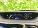 視認性の高いメーター類で、運転に必要な情報を的確に把握できます。運転に集中できる、シンプルなデザインです。