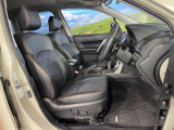 運転席シート廻りは使用感も少なく、良好な状態となっています。前オーナー様が丁寧に使っていたことがよくわかりますね。
