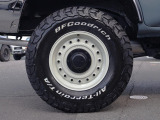 BFGoodrichATタイヤとDEANコロラドマーガレットホワイト(オリジナルカラー)の組み合わせ!それぞれ新品装着です。