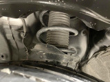 お車を安心してお乗りいただく為には、足回りの定期点検が欠かせません。サービスサポート(有償保証)では無料点検もご提供しており、安心のカーライフをお過ごしいただけるサポート体制が整っています。