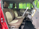 運転席シート廻りは使用感も少なく、良好な状態となっています。丁寧に使われていたことがよくわかりますね。