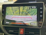 【バックカメラ】駐車時に後方がリアルタイム映像で確認できます。大型商業施設や立体駐車場での駐車時や、夜間のバック時に大活躍!運転スキルに関わらず、今や必須となった装備のひとつです!