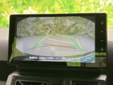 バックモニター付きで、狭い場所でも安全に駐車できます。運転に自信がない方でも安心ですね。