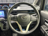 【純正革巻きステアリング】上質な革を使用することで、手にしっかり馴染みとても運転しやすいハンドルです♪