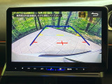 【バックカメラ】駐車時に後方がリアルタイム映像で確認できます。大型商業施設や立体駐車場での駐車時や、夜間のバック時に大活躍!運転スキルに関わらず、今や必須となった装備のひとつです!