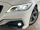 【LEDヘッドライト】悪天候や夜間走行時も良好な視界を確保し安心して運転できる高輝度LEDヘッドライトを装備!点灯速度が早く、消費電力も抑えられています。