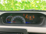 視認性の高いメーター類は、運転に必要な情報を一目で確認できます。運転に集中できる、シンプルなデザインです。