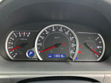 視認性の高いメーター類で、運転に必要な情報を確認できます。速度や回転数、燃料残量などを一目で把握、安全運転をサポートします。