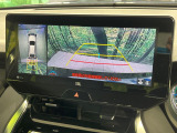 【パノラミックビューモニター】専用のカメラにより、上から見下ろしたような視点で360度クルマの周囲を確認することができます☆死角部分も確認しやすく、狭い場所での切り返しや駐車もスムーズに行えます。