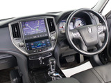 使いやすさや安全性を追求したステアリング周り!高級車ゆえにスイッチ類が多いのも特徴ですね!考え尽くされた配置ですぐに使いこなす事が出来ますのでご安心下さい!是非、体感してみて下さい!!