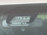 【トヨタセーフティセンス】走行中に前方の車両等を認識し、衝突しそうな時は警報とブレーキで衝突回避と被害軽減をアシスト。より安全にドライブをお楽しみいただけます。